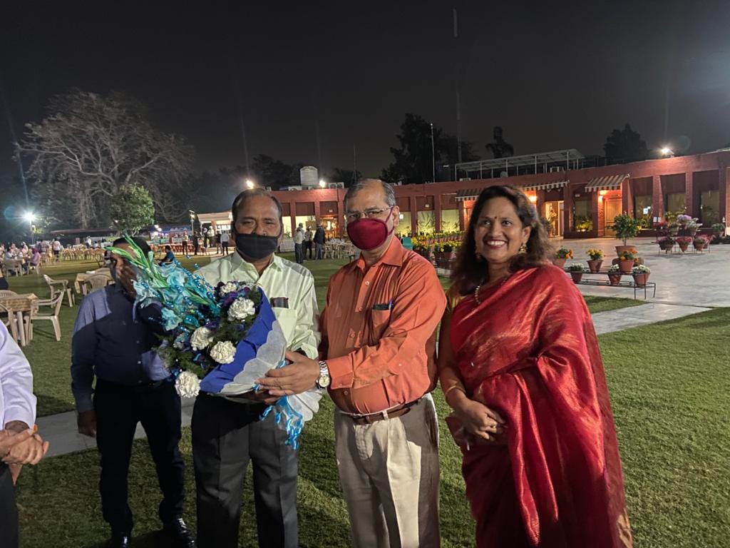 DacirPec's tweet photo. You have renewed the spirit of belongingness to PEC among the alumni of our college, a component extremely important for any institute. The way you continued to nurture PEC in tough times like the pandemic has set an example for many leaders. https://t.co/fghkPOQq4K