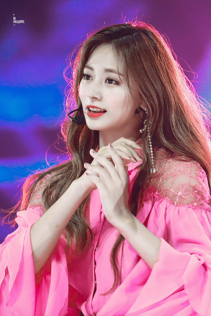 indifferent_ww's tweet photo. 지금부터 쯔위를 위해 응원한다 💕

#TWICE #TZUYU 
#AprilFoolsDay https://t.co/og4iFH5PvJ