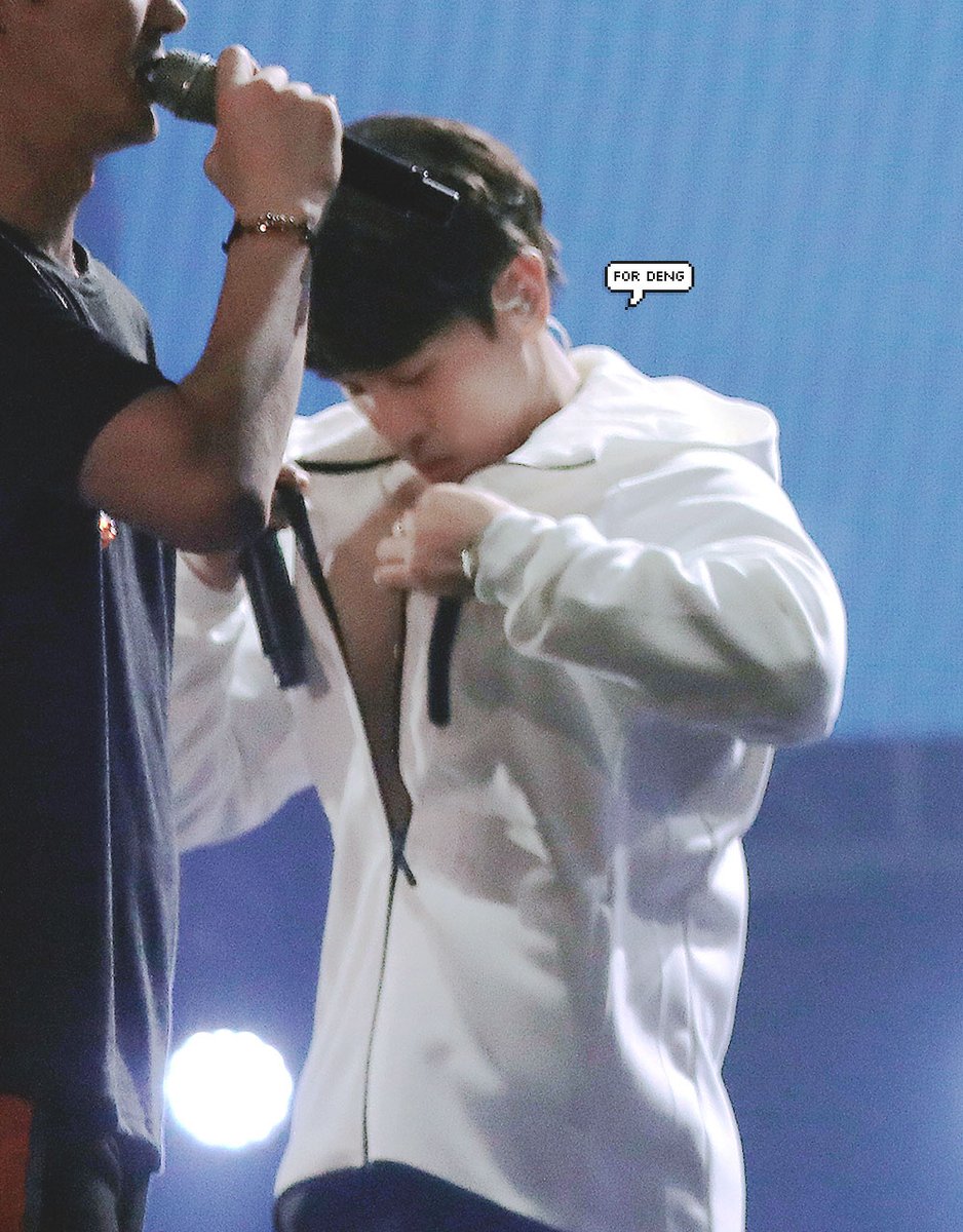 트위터명절 기념 하드털이  ʕ •ɷ•ʔฅ 

이건 B컷도 아니고 Z컷.. 오빠는 귀엽지만 도저히 살릴 수 없어서 혼자서만 몰래 꺼내봤던 사진들을 살짝 공개합니다  ​レ'-'ブ♬ ❤️

#김동완 #DONGWAN