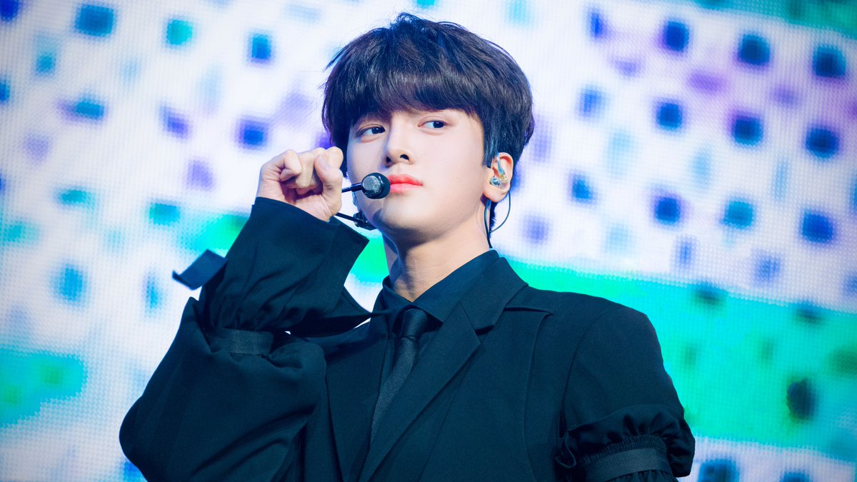 𝐠𝐨𝐥𝐝 𝐭𝐫𝐢𝐠𝐠𝐞𝐫 tweet media