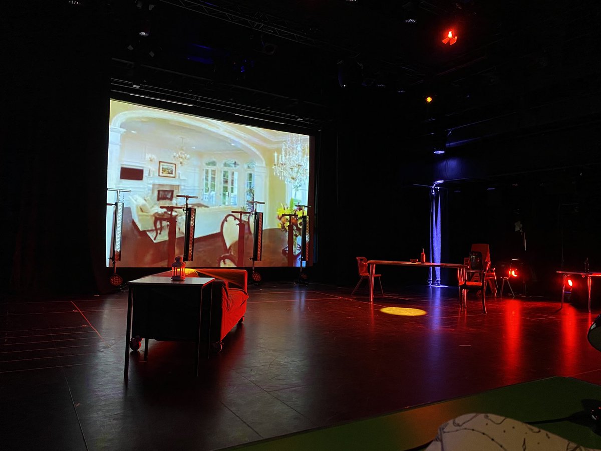 ionainglistech's tweet photo. working as a stage manager today with @ElleryTurgoose and our first year LX, AV, sound and costume departments running a tech @LCC_Backstage @SMAssoc @TheSMNEST @CreativeArtsLCC https://t.co/GiE2k6q1AO