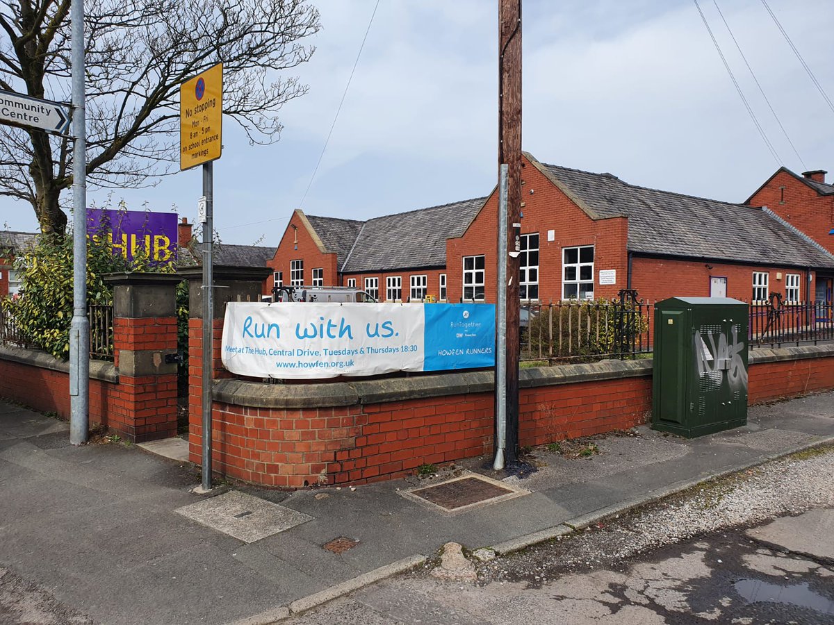 Howfenrunners's tweet photo. Banner back up at the hub in a more prominent position #howfenrunners #letsgetrunning https://t.co/SrDwFO0lo6