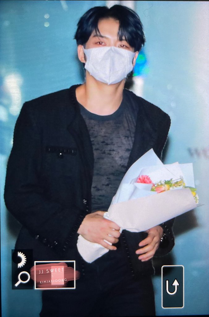 jjsweet126's tweet photo. 210331 NAVER NOW 퇴근
🙈🙈

@bornfreeonekiss
#김재중 #재중 #ジェジュン #J_JUN #jaejoong https://t.co/GRcOwb9waN