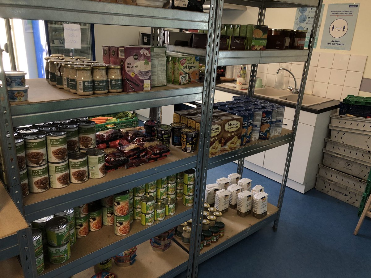 IDplusLorraine's tweet photo. La fondation s’est rendue cet après-midi à l’épicerie solidaire AGORAé de @fedelorraine de #Metz que nous continuons de soutenir durant cette crise sanitaire 🤝 #soutien https://t.co/Us96F3zG4K