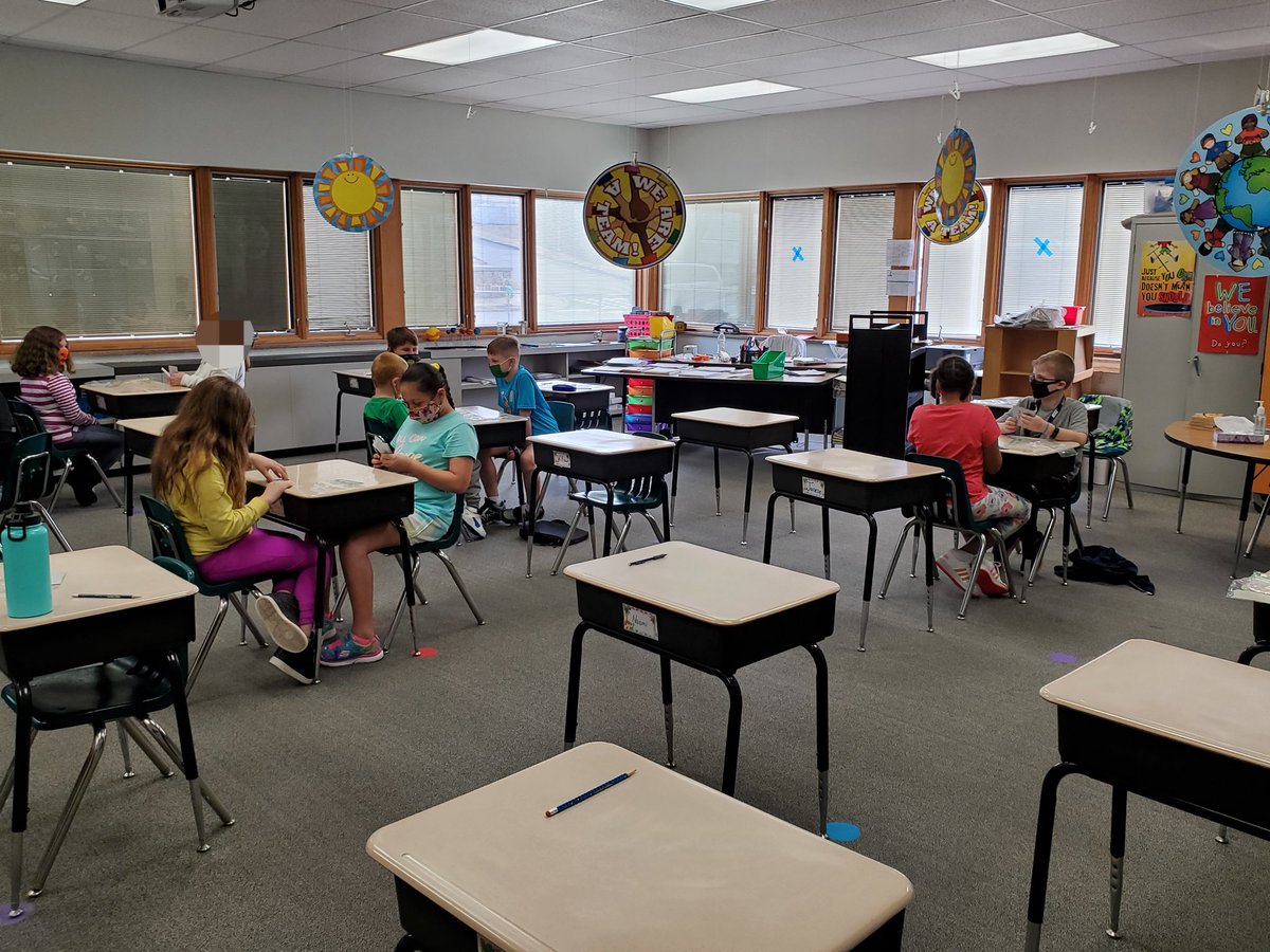 PennLincolnElem's tweet photo. 3rd graders are helping each other learn multiplication at the STEAM Learning Center at Penn Lincoln. #PLSTEAM https://t.co/WFPZP2Drjd