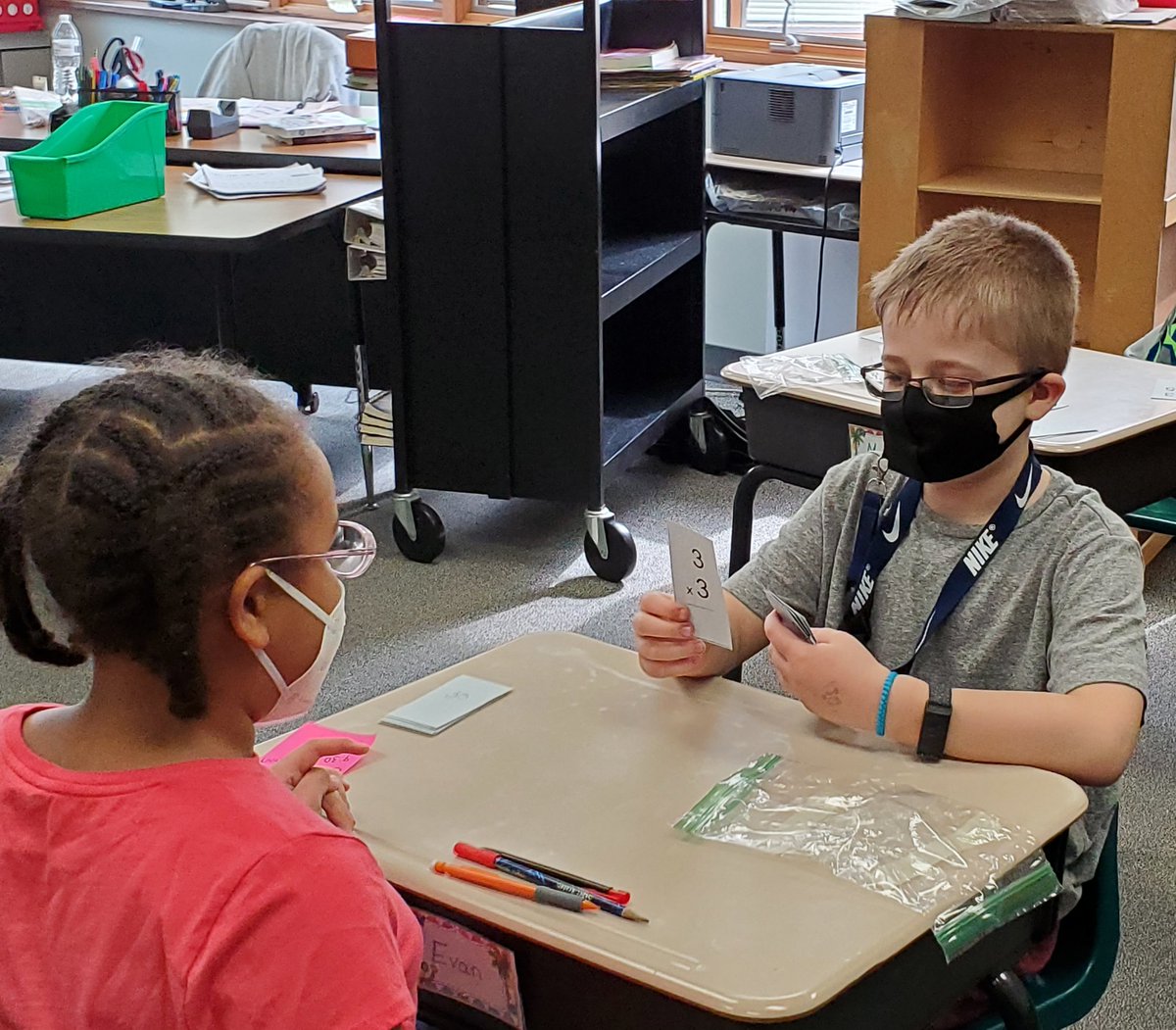 PennLincolnElem's tweet photo. 3rd graders are helping each other learn multiplication at the STEAM Learning Center at Penn Lincoln. #PLSTEAM https://t.co/WFPZP2Drjd