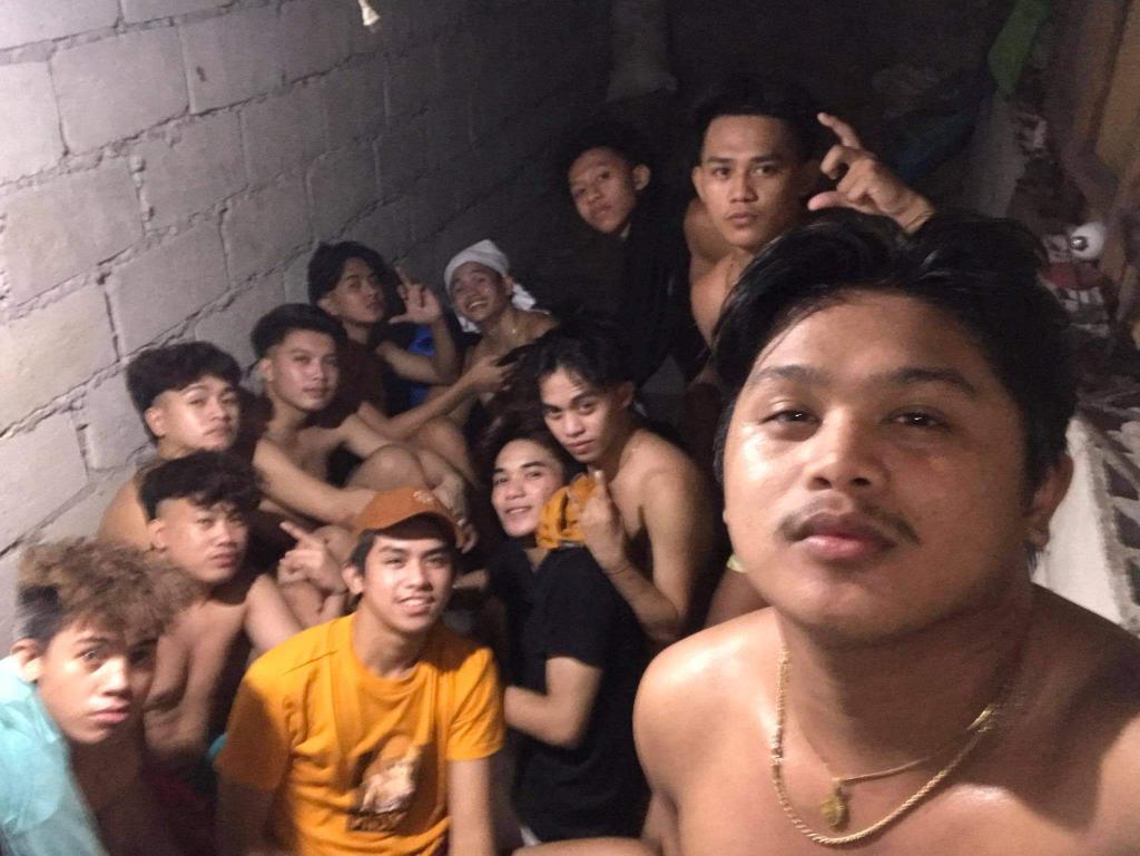 superpaca1's tweet photo. Kami muna🍻 https://t.co/8xoczJmqXC