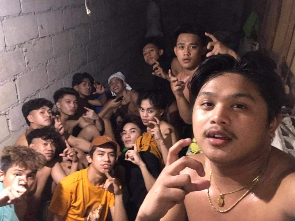 superpaca1's tweet photo. Kami muna🍻 https://t.co/8xoczJmqXC