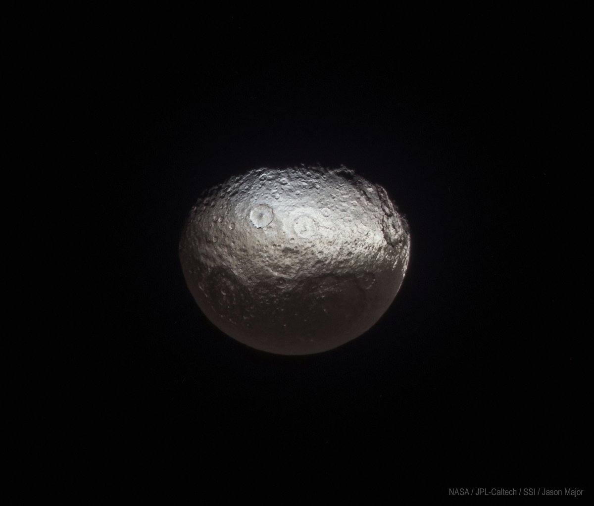 JPMajor's tweet photo. Saturn's moon Iapetus, imaged by NASA's #Cassini spacecraft on March 31, 2015 https://t.co/5OvsRAMxbr