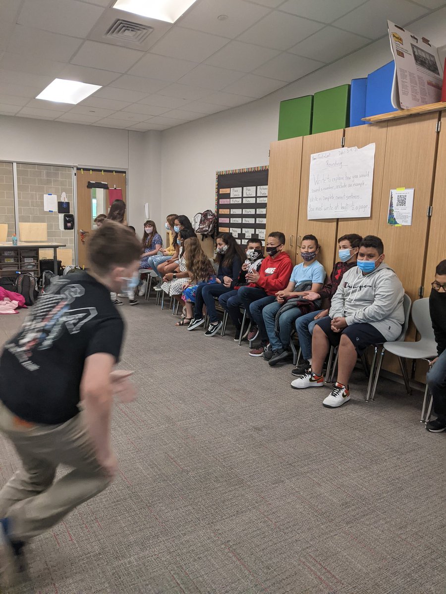 Jkeith1217's tweet photo. Today, students studied their vocabulary by playing quizlet live relay races. @SplendoraISD @TimberLakesElem #WeAreSplendora #TLELakeLife https://t.co/M0hgLNfQF6
