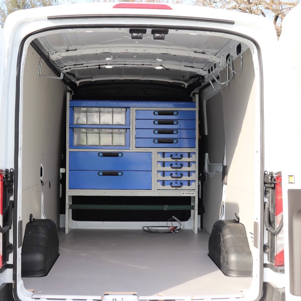 TecnolamE's tweet photo. 👷Equipamiento de la furgoneta modelo Ford Transit L2H2 diseñado para empresas de mantenimiento de sistemas fotovoltaicos

🌐 https://t.co/mrLzbxoYjv
📲 +34618439866
📩 info@tecnolam.es

 #EquipamientoFurgonetas #EstanteriasParaFurgonetas #Tecnolam #TallerMovil 
#Furgonetas https://t.co/nVNMiwQ4H7