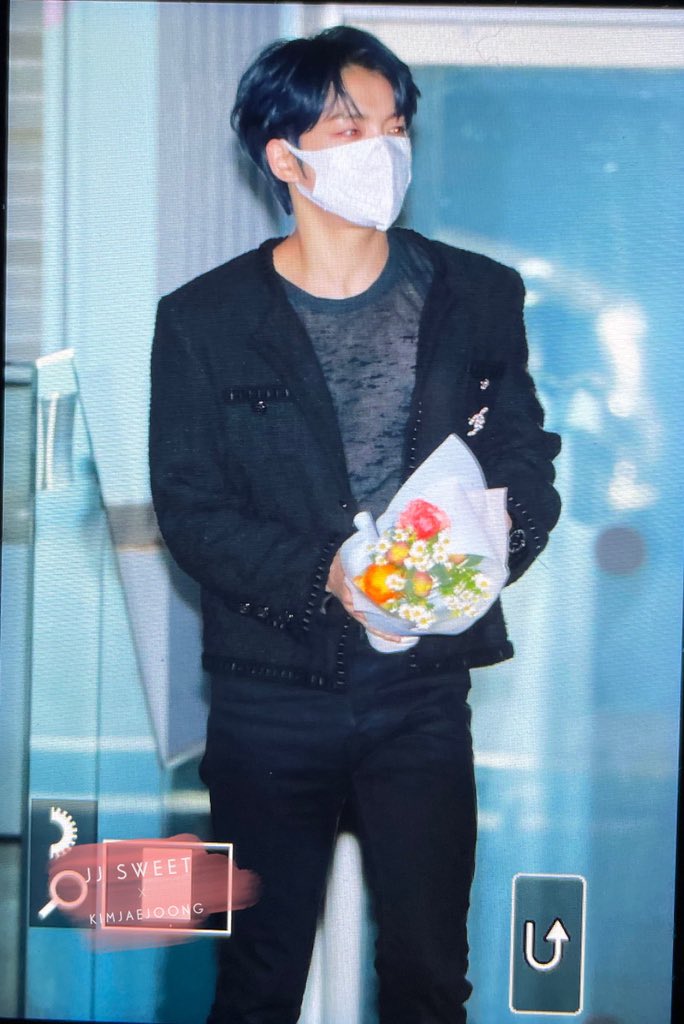 jjsweet126's tweet photo. 210331 NAVER NOW 퇴근
수고하셨어요~~

@bornfreeonekiss
#김재중 #재중 #ジェジュン #J_JUN #jaejoong https://t.co/5u3cLpJlev