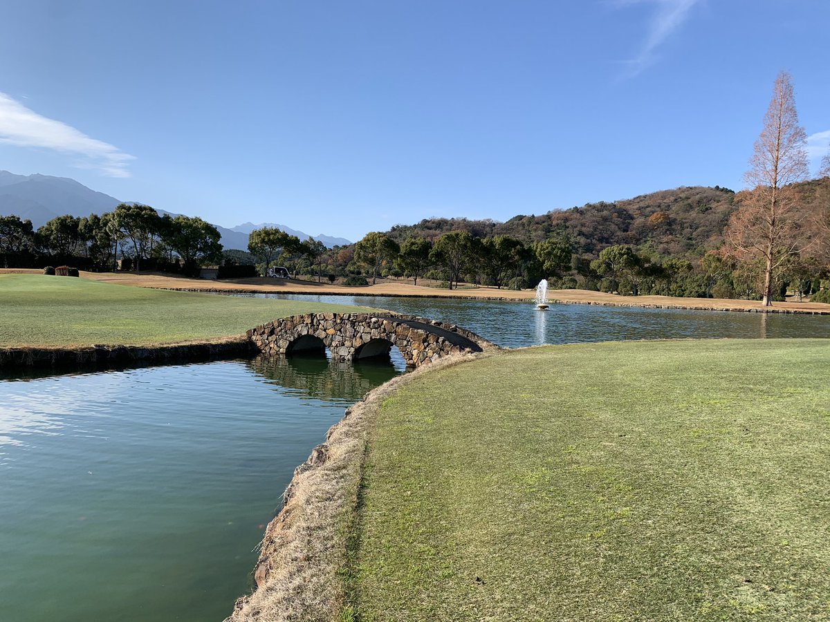 ehimemedgolf's tweet photo. 新入生！一緒にゴルフしましょう❗️
#春から愛大 
#春から愛媛大学
#春から愛媛大学医学部
#新歓できんけど部員募集中 https://t.co/6Df4MH36Vc