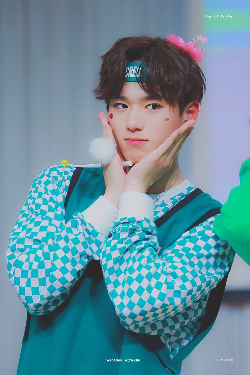 wonchu1218's tweet photo. #AprilFoolsDay 

👑 왕자뉨 👑

#김준서 #KIMJUNSEO #위아이 #WEi https://t.co/G222TkYngn