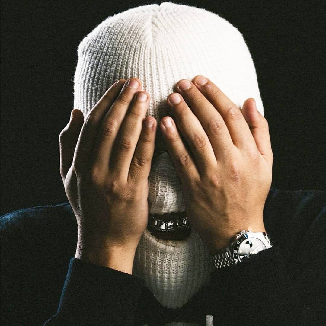 F1RSTFR's tweet photo. Kekra sort un clip le 5 avril, tourner sur le Toit de la Grande Arche. Il sera pour l’occasion en live ce soir à 20h sur Youtube. 📡

Source : Instagram officiel du Toit de la Grande Arche. https://t.co/iJtH4JHzHc