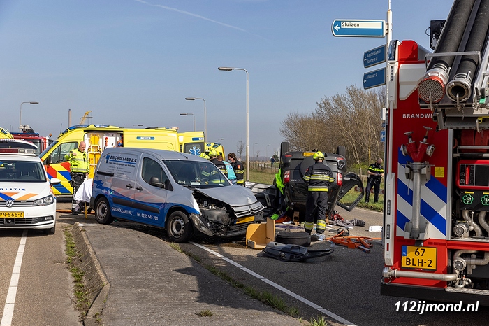 Nu online: Vier gewonden bij zwaar ongeval op de Kanaaldijk in IJmuiden -..
