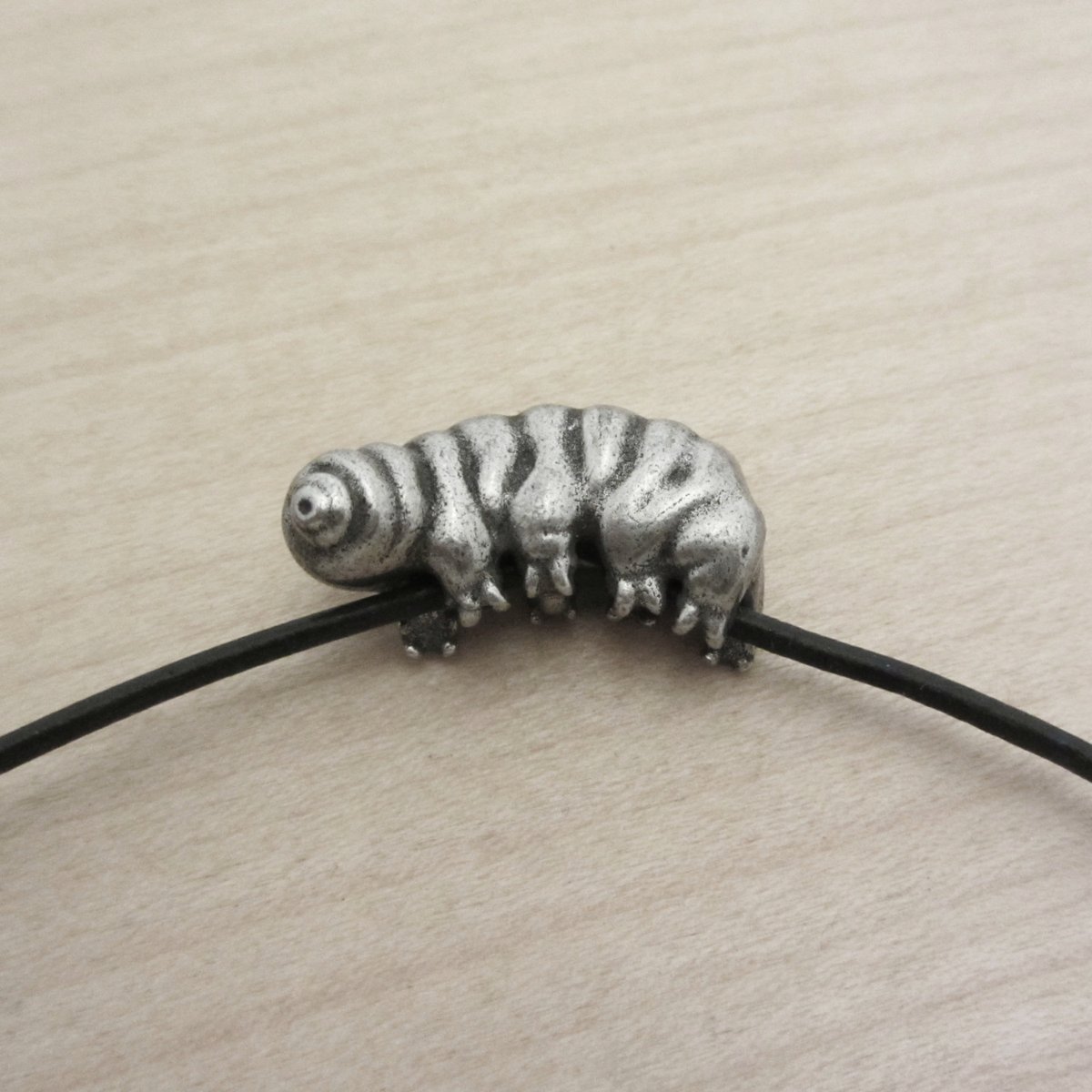 tlrcustom's tweet photo. We now have two styles of rope-crawling tardigrade necklace, a "eutardigrade", and a "heterotardigrade"  of the family Echiniscidae:
https://t.co/vkePq0RfZ6
https://t.co/e9jTC1447l https://t.co/BBuSijdKiK