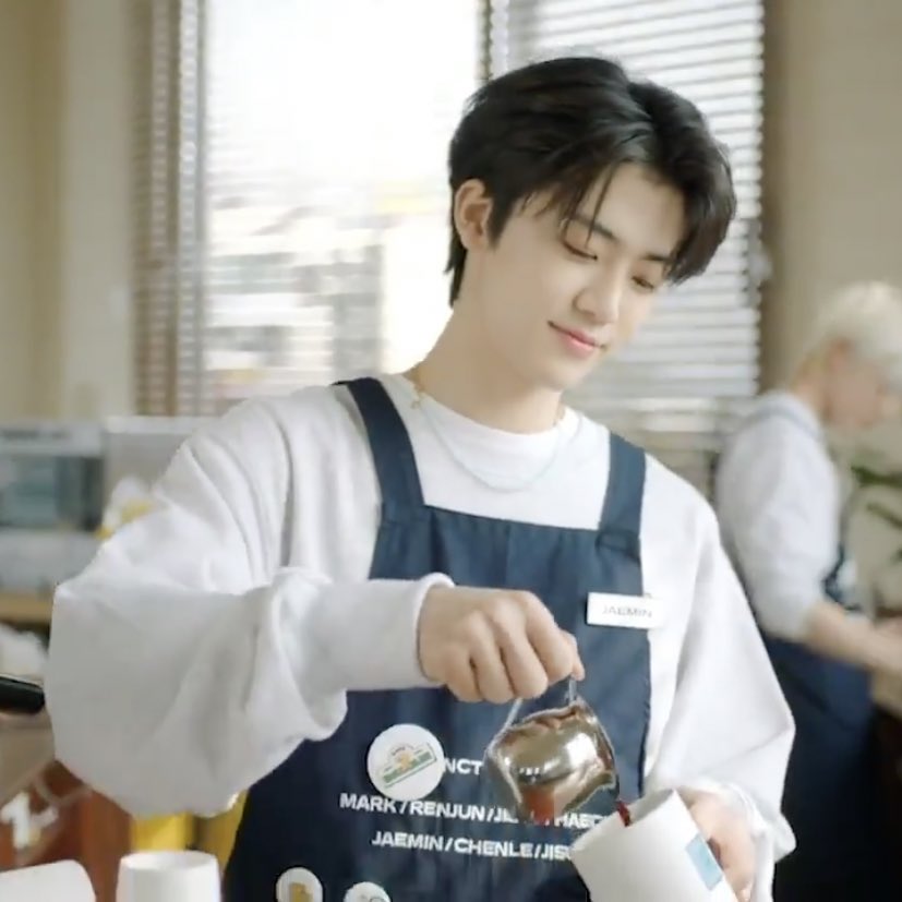 jaemrenchive's tweet photo. barista jaemin and designer renjun ♡ https://t.co/BMtNbQ1KjM