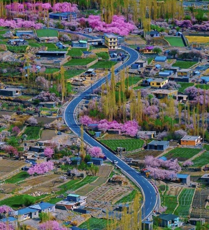 sameer_says__'s tweet photo. اگر اب نہیں تو پھر کب؟
جی بی کا معاملہ کب حل ہوگا؟
کب؟
#GiveRightsToGilgit
@TeamGhumnamHero
@AhsanAliButtPTI https://t.co/Qu6exLF7BD