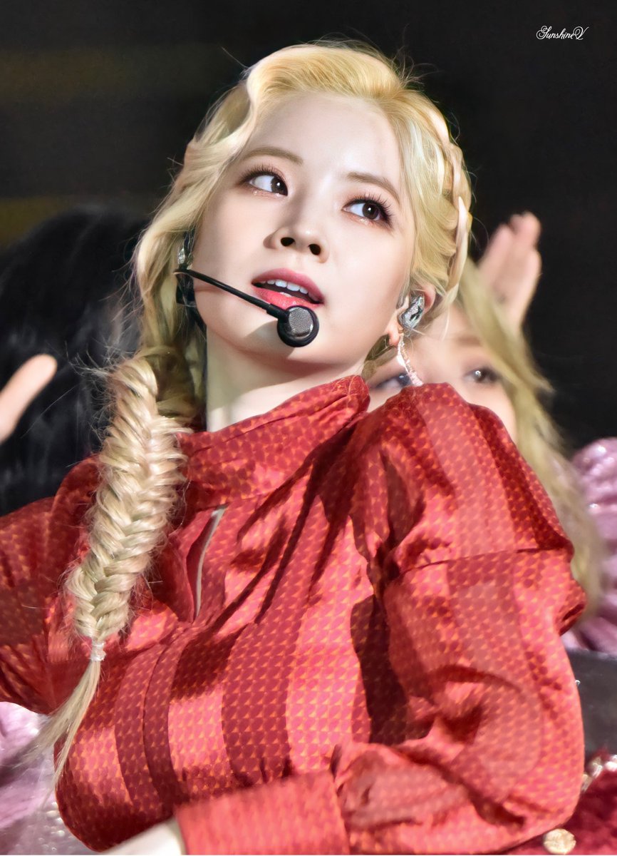 _sunshineV's tweet photo. 191225 가요대전 

#다현 #DAHYUN #TWICE @JYPETWICE https://t.co/Wjv9IQ9ZF7
