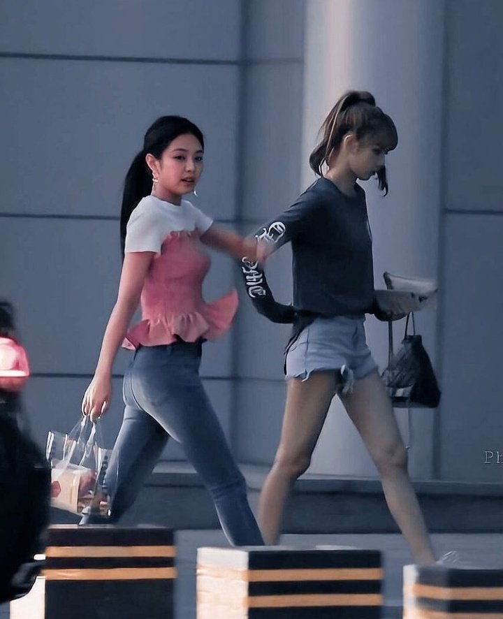 stansince2019's tweet photo. we will getting a rapline subunit by the end of the year omg! we are winning this year!
#JenlisaSubunit #JENNIE #LISA
#JENLISA #BLACKPINK
https://t.co/nqnNzlbJxs https://t.co/IN3bbPAaAb