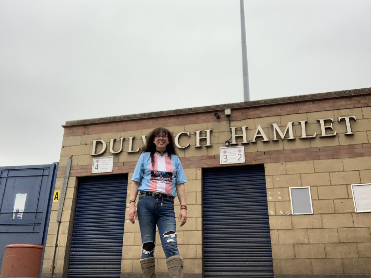 “Pink is for girls” Not in 2021. A football club doesn’t have a gender. And @DulwichHamletFC is for everyone! 🏳️‍⚧️ 🏳️‍🌈 ❤️ 🤗 #footballvtransphobia #fvt2021 #TransDayOfVisibility #TDOV