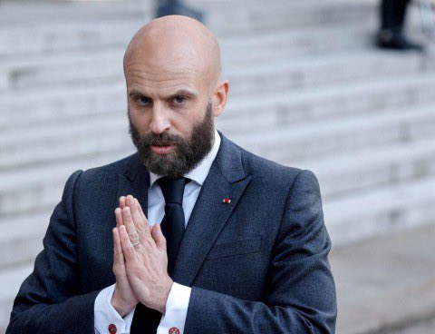 KirokoFR's tweet image. Si les lycées et collèges ferment ce soir après l’annonce, j’offre un maillot de votre joueur de foot préféré parmi les RT 

Dites moi le joueur que vous voulez 👇🏼