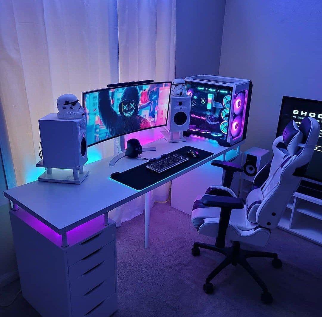 White And Purple Gaming Setup - Frio Wallpaper