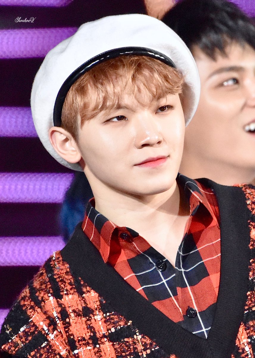 _sunshineV's tweet photo. 191225 가요대전 

#WOOJI #우지 #SEVENTEEN #세븐틴 
@pledis_17 https://t.co/csJ3SwvxoH