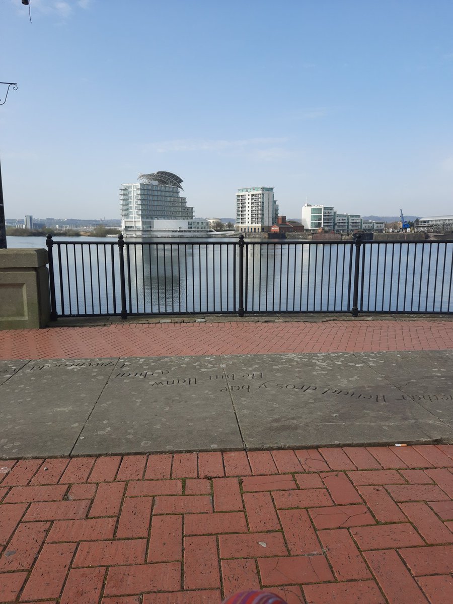 First day off this term so i packed up a picnic and went to see the bay! Of course had to stop and marvel at the The Wales Millennium Centre