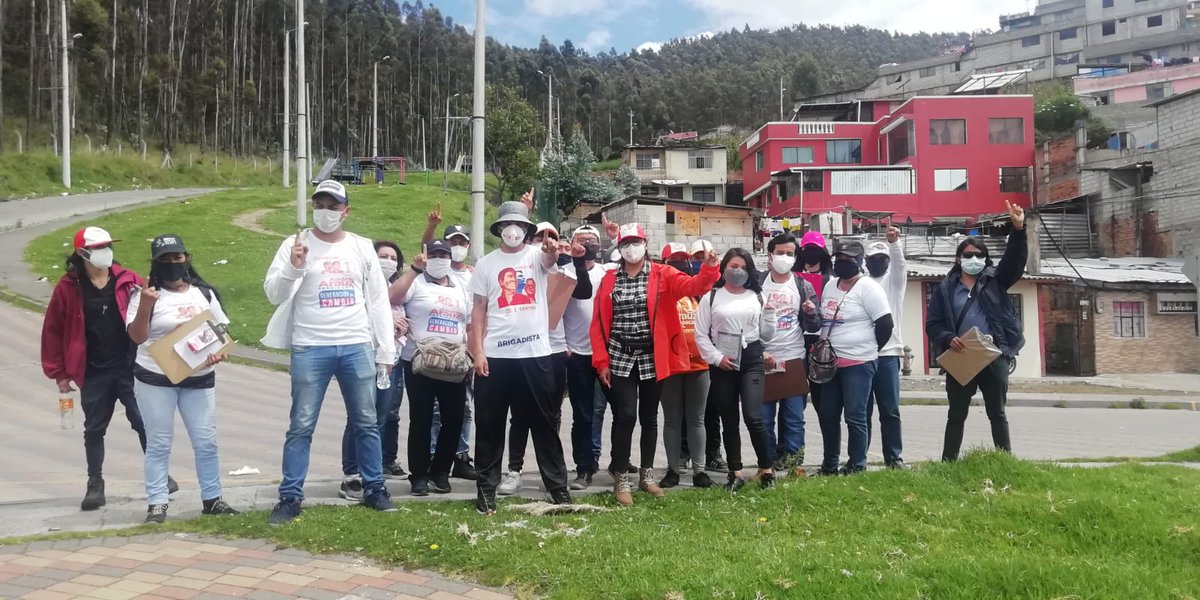 DavidRojas_2401's tweet photo. Por vida digna, salud, empleo y soberanía; el pueblo ecuatoriano sabe hacia dónde va su voto y es por el #BinomioDeLaEsperanza de @ecuarauz y @rabascallcarlos #SurEsperanza. #ElPaisOLaMafia #AQueLassoLeCrees #LassoRuin https://t.co/DdXYeMvMVA