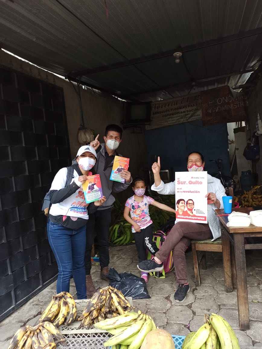 DavidRojas_2401's tweet photo. Por vida digna, salud, empleo y soberanía; el pueblo ecuatoriano sabe hacia dónde va su voto y es por el #BinomioDeLaEsperanza de @ecuarauz y @rabascallcarlos #SurEsperanza. #ElPaisOLaMafia #AQueLassoLeCrees #LassoRuin https://t.co/DdXYeMvMVA