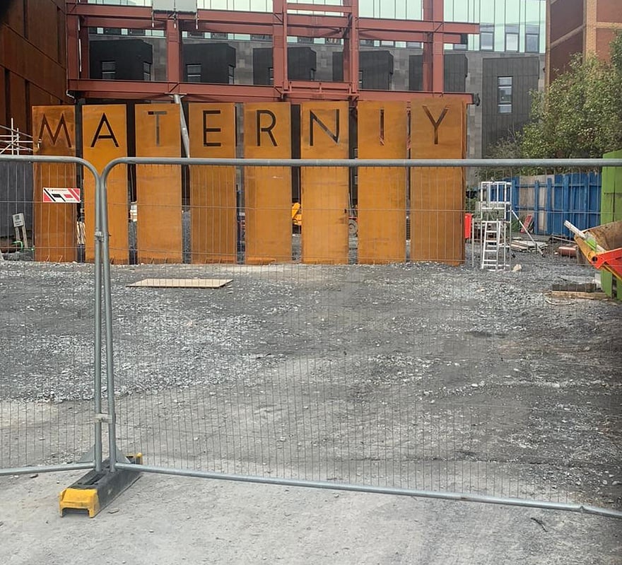 D e c l a n tweet media