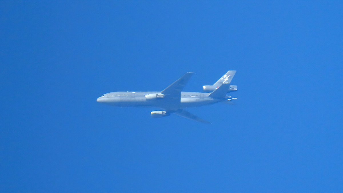 EHSBspotter's tweet photo. Wednesday Tanker Day:

Here's @A330_MMU's Airbus A330 MRTT (KC-130M) reg. 🇳🇱T-055 as #MMF13 out of Eindhoven Air Base, and @Kon_Luchtmacht's McDonnell-Douglas KDC-10 reg. 🇳🇱T-235 returning from AAR as #NAF42, both spotted this morning.

#NLspot🇳🇱 https://t.co/KajB0C0cJk
