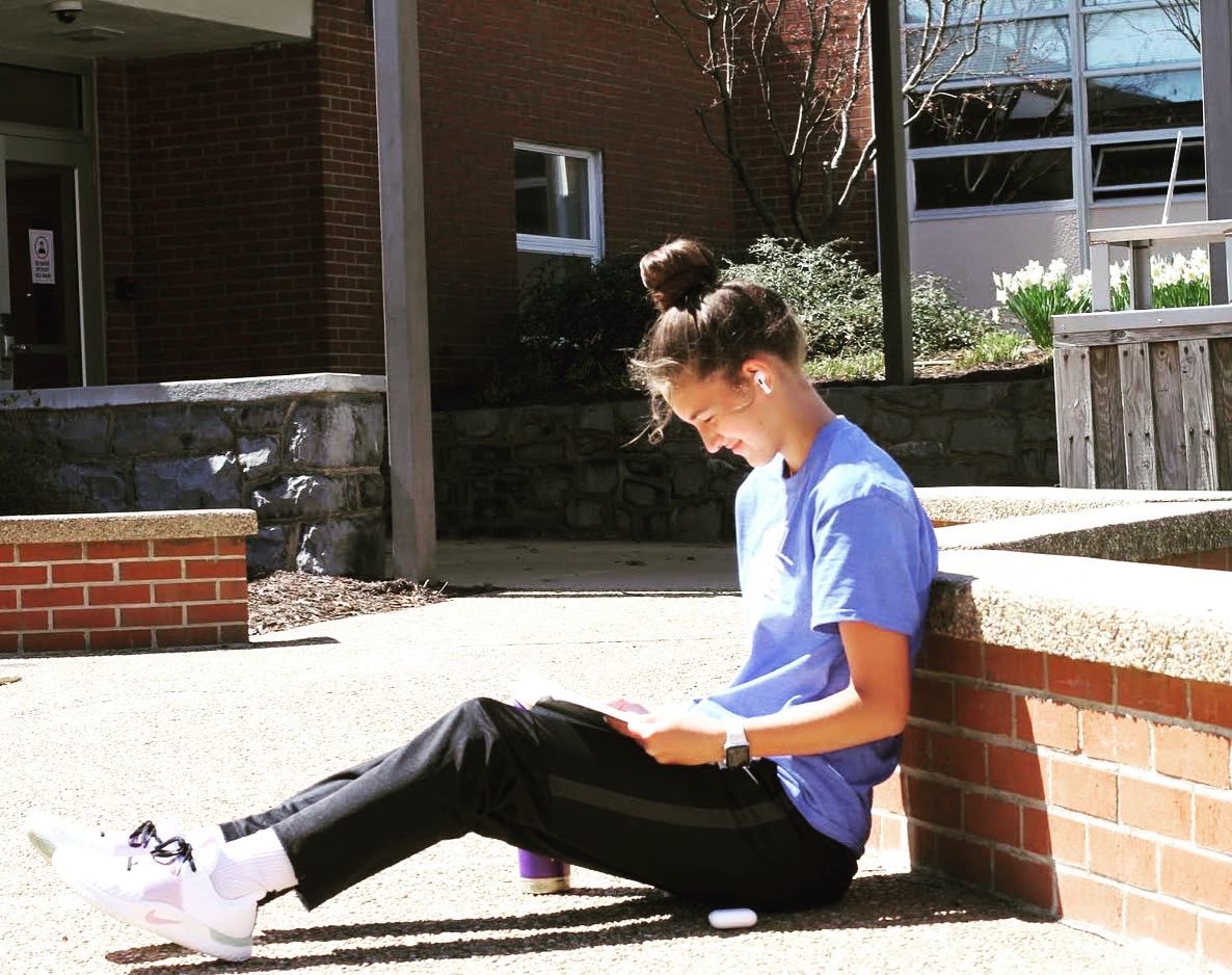 EMSLadyFlames's tweet photo. Shoutout to our #studentathletes📚🔋⬆️ excelling in the classroom and on the court! https://t.co/gUrX5lPmSf