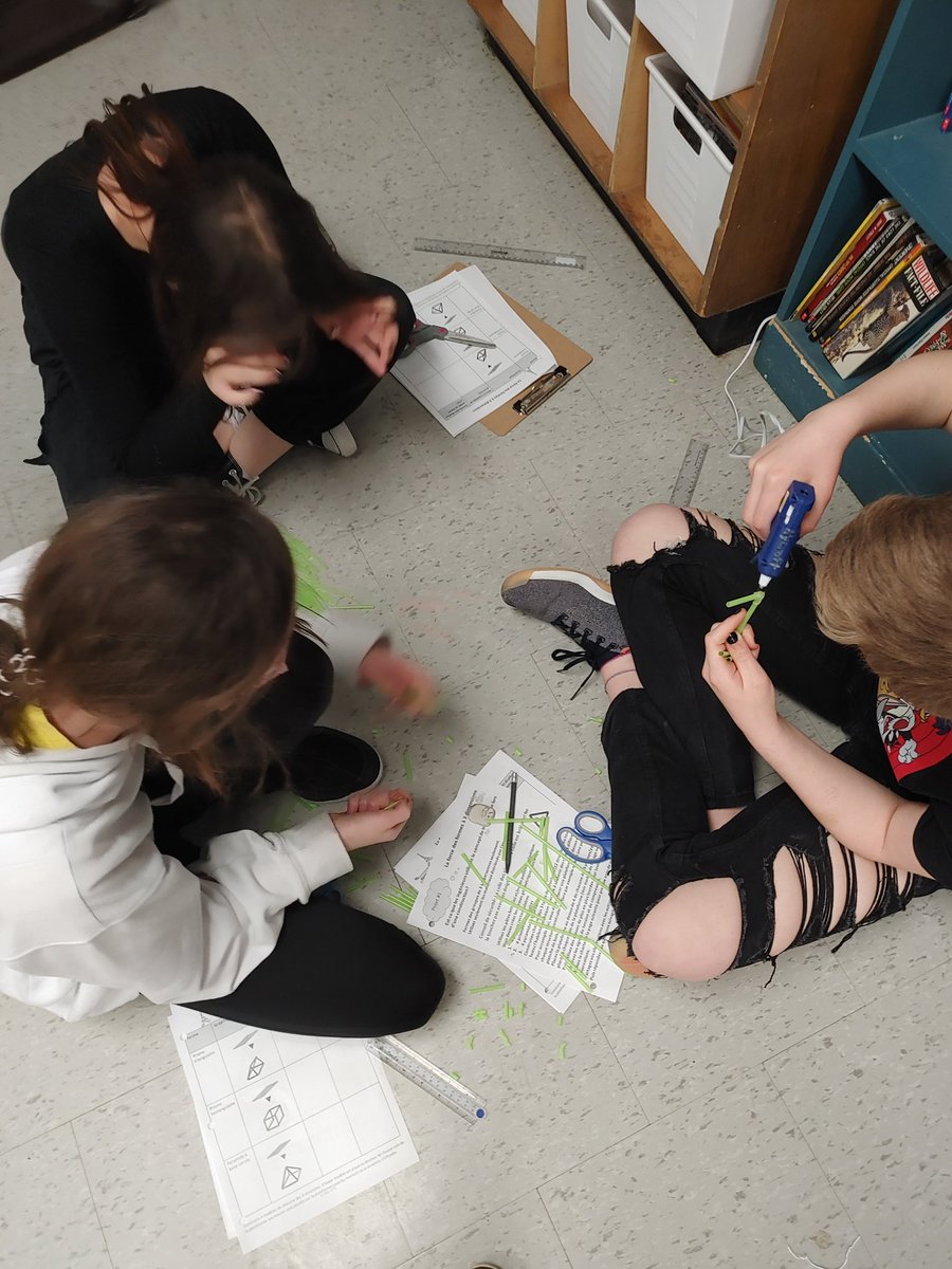 3Rycroft70's tweet photo. Building structure to test their stability. #STEMlearning #science #handsonlearning @louisearbourfi @TVDSB https://t.co/rqcCYK4H79