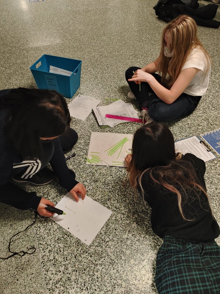 Building structure to test their stability. #STEMlearning #science #handsonlearning <a href="/louisearbourfi/">Louise Arbour FI</a> <a href="/TVDSB/">Thames Valley DSB</a>