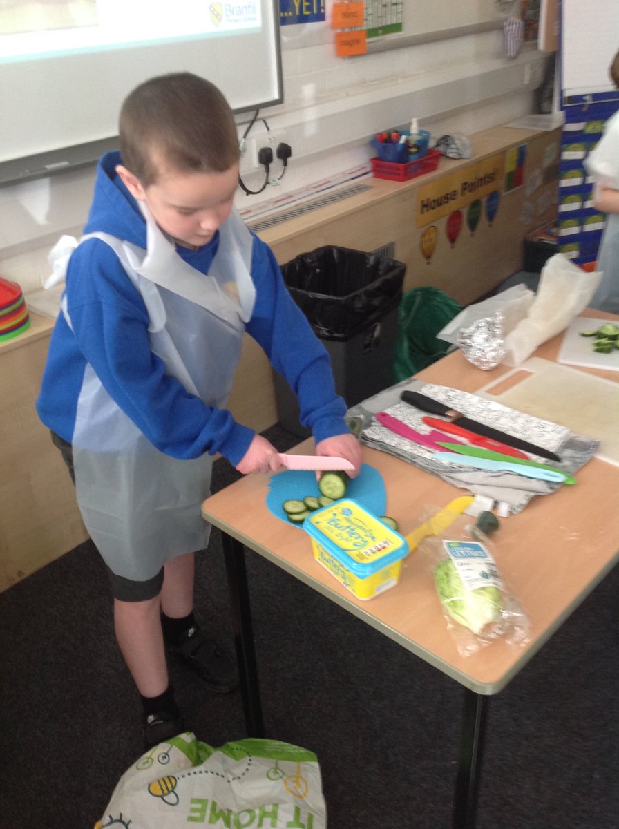 BranfilPrimary's tweet photo. This week Year 3 have designed, made and evaluated their own healthy sandwiches as part of their DT work. They look delicious and are definitely making my stomach rumble! #BranfilValues #BVUnderstanding https://t.co/HUyovPL8CX