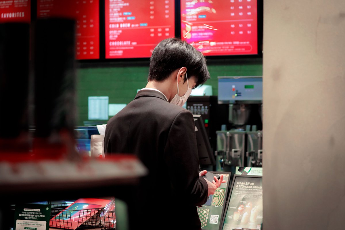 𝐠𝐨𝐥𝐝 𝐭𝐫𝐢𝐠𝐠𝐞𝐫 tweet media