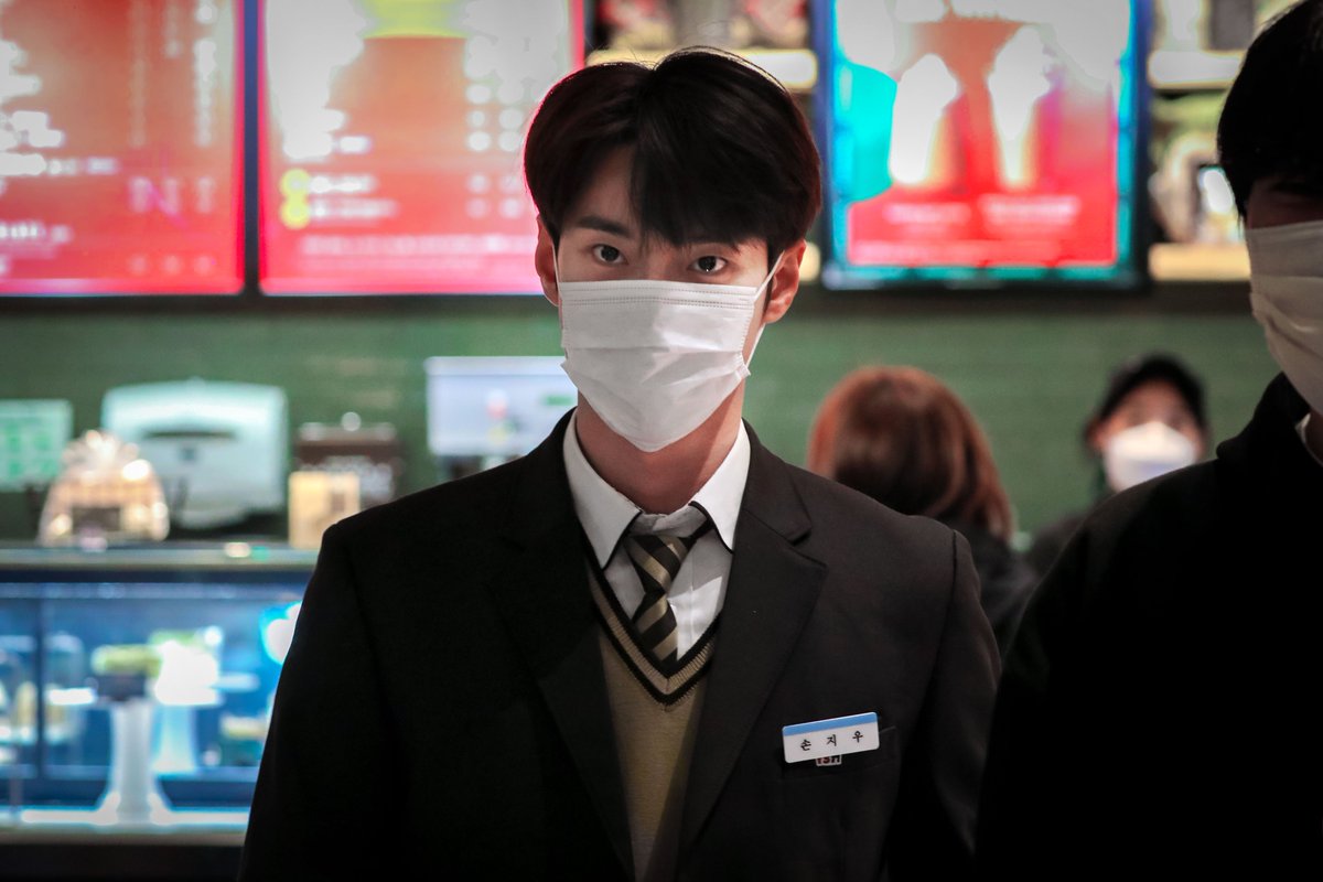 𝐠𝐨𝐥𝐝 𝐭𝐫𝐢𝐠𝐠𝐞𝐫 tweet media