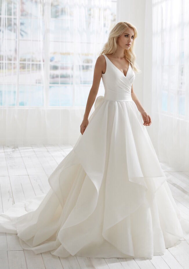 randyfenoli's tweet photo. Some Dresses from my Beautiful Beginnings Collection, previously available in Europe only are now available in the US. Enjoy! Visit: https://t.co/vYgeWu0qi4  to view the entire collection. #bridal #wedding #fashion #love #bride https://t.co/xrybgv5KxQ