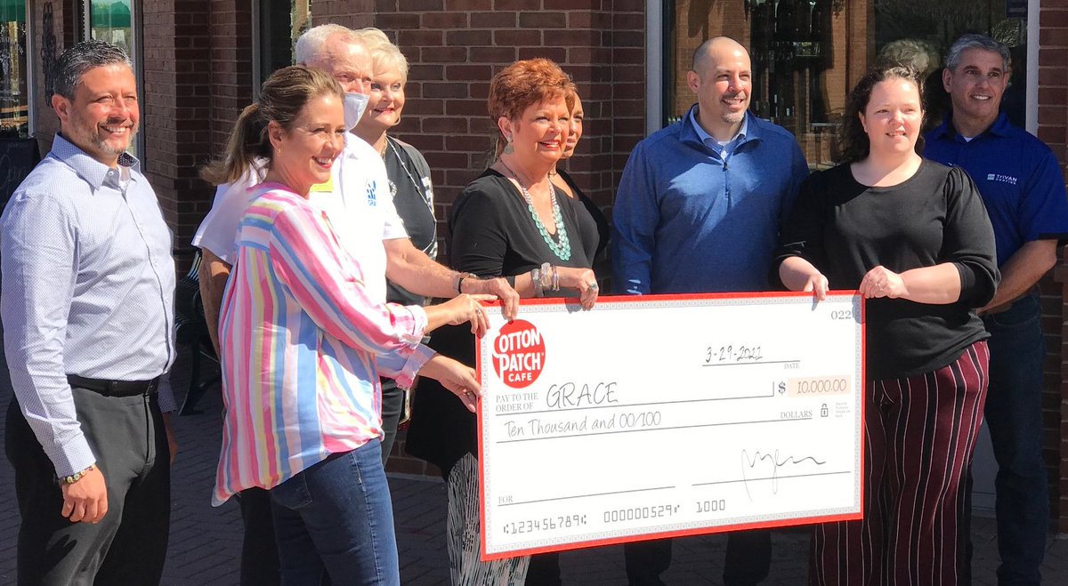 GRACEGrapevine's tweet photo. We want to thank our friends at @cottonpatchcafe in Grapevine for their unbelievably generous donation. This money goes straight back into the community! THANK YOU!
#GRACE #GRACEgrapevine #CottonPatchCafe #Donation #Thanks https://t.co/ehZEvle0Oq