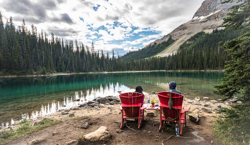 NEW: 10 beginner #backpacking trips in the Canadian Rockies (bookings are either open or open in April depending on the park) 
hikebiketravel.com/10-beginner-ba…
#explorecanada #hiking