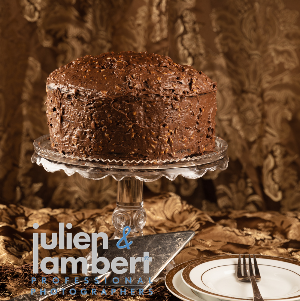 JulienLambertph's tweet photo. $100 Chocolate cake - finishing up on our 2nd cookbook! #fwfoodie #chocolatecake #julamphoto #homecookingkitchen #vintagerecipes https://t.co/nGS6MPKeF2 https://t.co/jjrfxfTeku