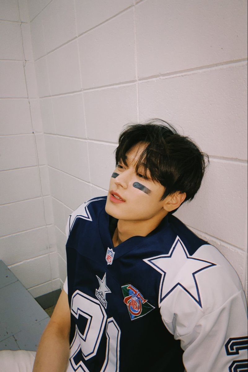 KJSLOOK's tweet photo. jongin was only 19 here https://t.co/6rCsDOS6op
