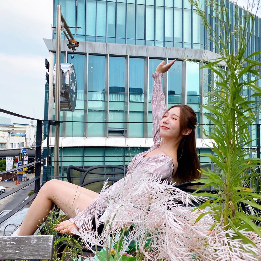 LaboumManiac's tweet photo. Being a singer is not "one life performance" only. It's a career for someone's life. 

But I'm totally thankful and I'm so so proud of my beloved main vocal &amp; producer, Miss Jung Soyeon ❣️ https://t.co/7dngQl0ueP