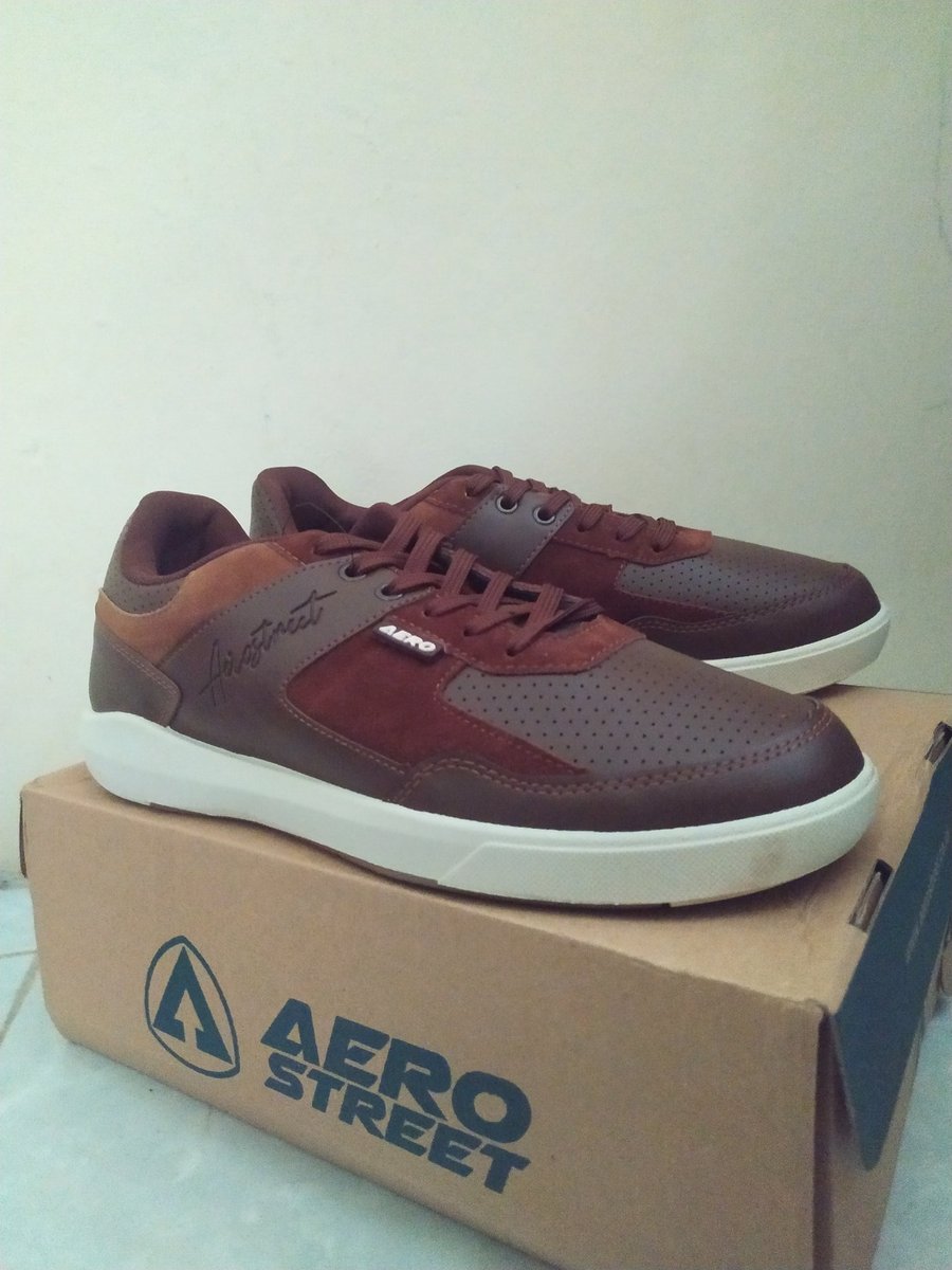 @tirta_hudhi kebetulan sepatu kerja jebol alhasil dapet info dari dok tirta dan kaget sepatu produk lokal aero street yg kualitas nya bagus,dipakai nyaman dan empuk hanya di hargai 100 ribu
Yuk bisa kita kembangkan produk lokal ke mancanegara 🙌