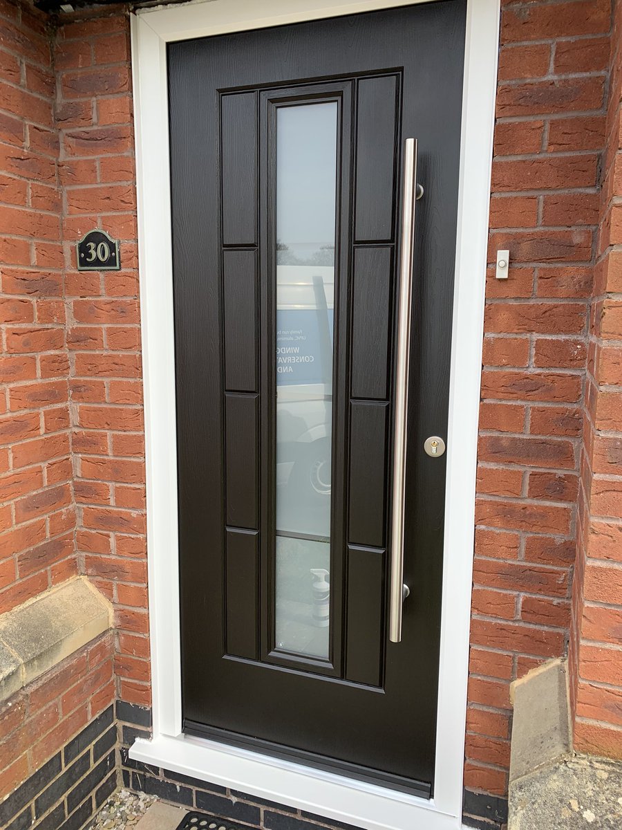 mcdermottwindow's tweet photo. Another 3 Ultimate! @rockdoorltd installed today 💙 @REHAUWindows The new reinforcement is impressive 💪🏻 https://t.co/LZLVYL8xmD