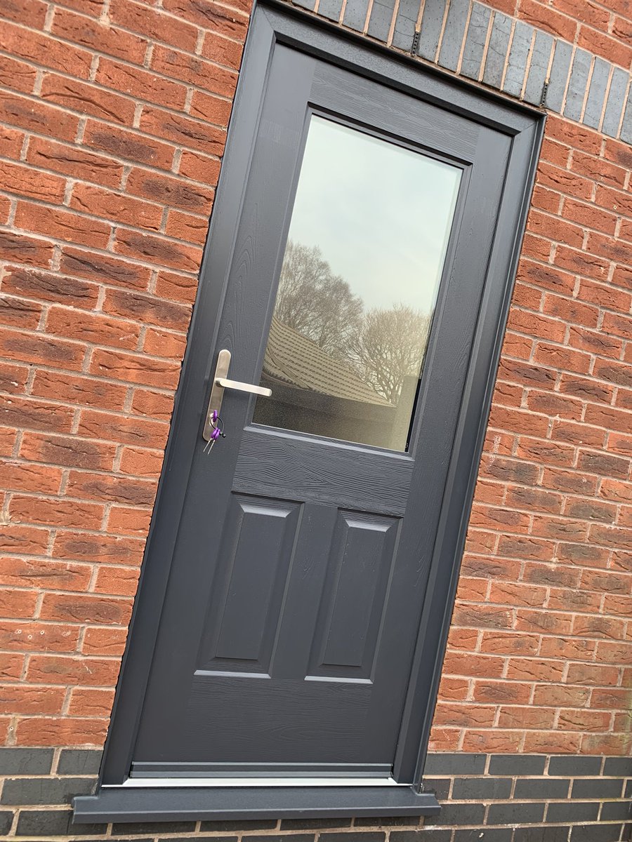 mcdermottwindow's tweet photo. Another 3 Ultimate! @rockdoorltd installed today 💙 @REHAUWindows The new reinforcement is impressive 💪🏻 https://t.co/LZLVYL8xmD