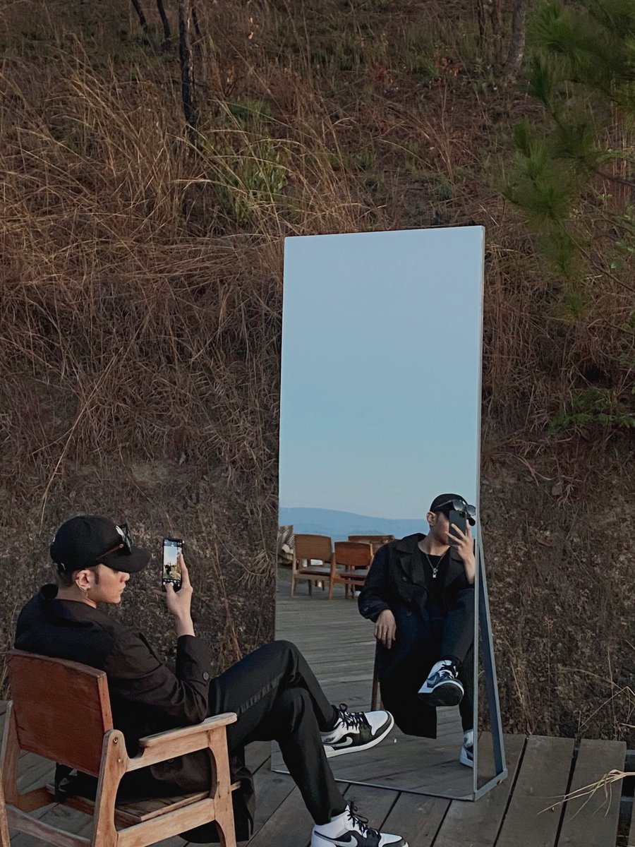 Take a break. Have a #selfie. #GoodFriday is just around corner. #happyaprilfoolsday   🥰 #zpopdream #zpop #zstars #zboys #galaxz